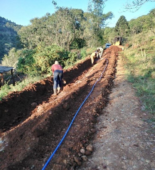 Rede de água no Povoado Cominetti